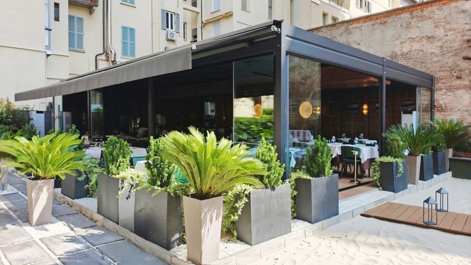 Dehor per ristorante di giorno